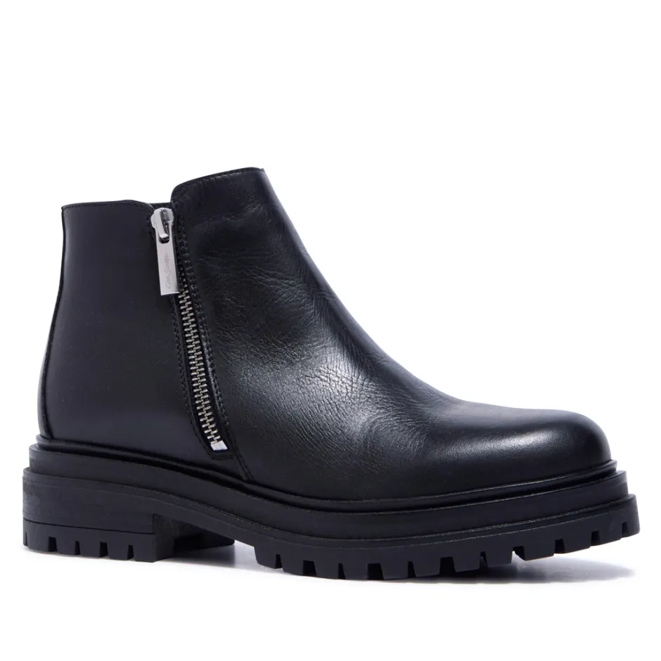 Arletta Black Leather Ankle Boots<Carl Scarpa Store