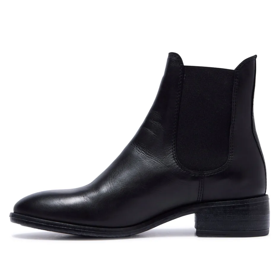 Delicio Black Leather Ankle Boots<Carl Scarpa Shop