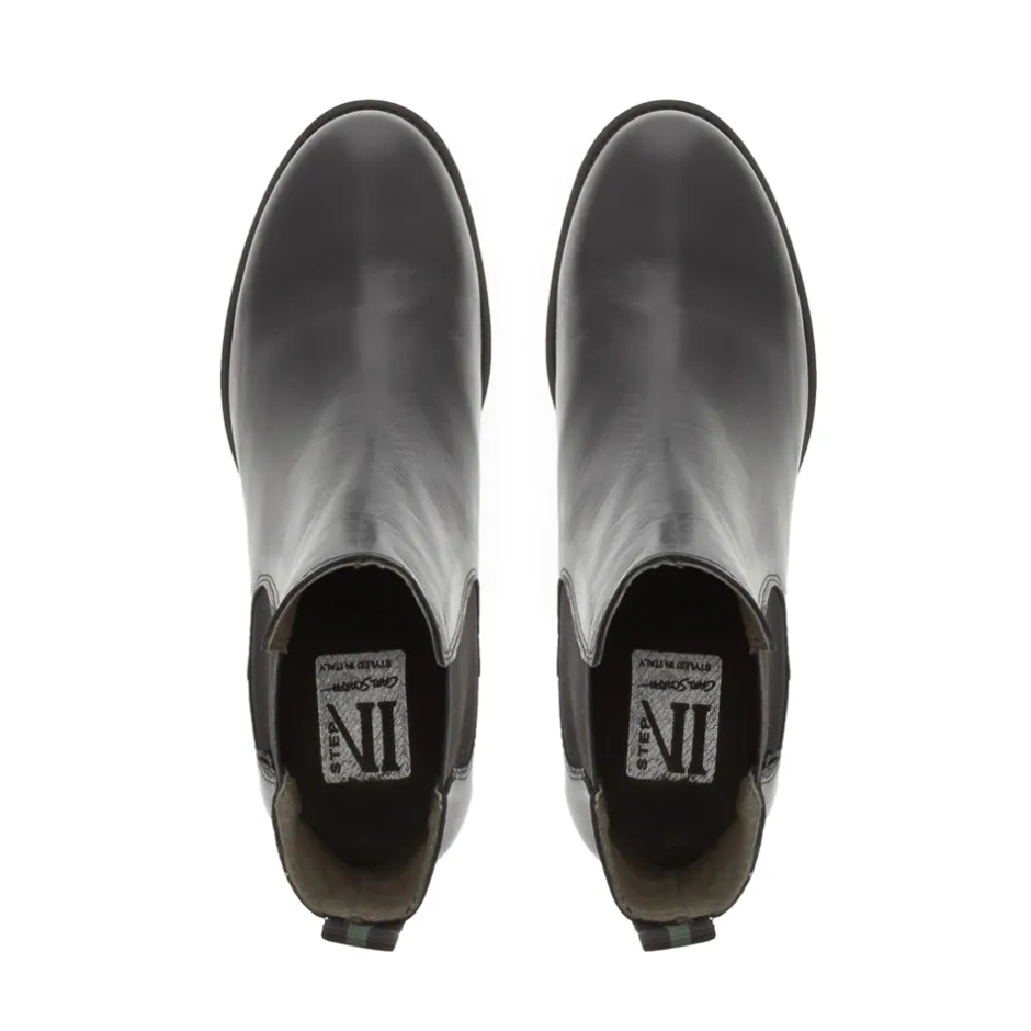 Jax Black Leather Chelsea Boots<Carl Scarpa New