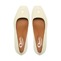 Medola Off White Patent Leather Courts<Carl Scarpa Shop