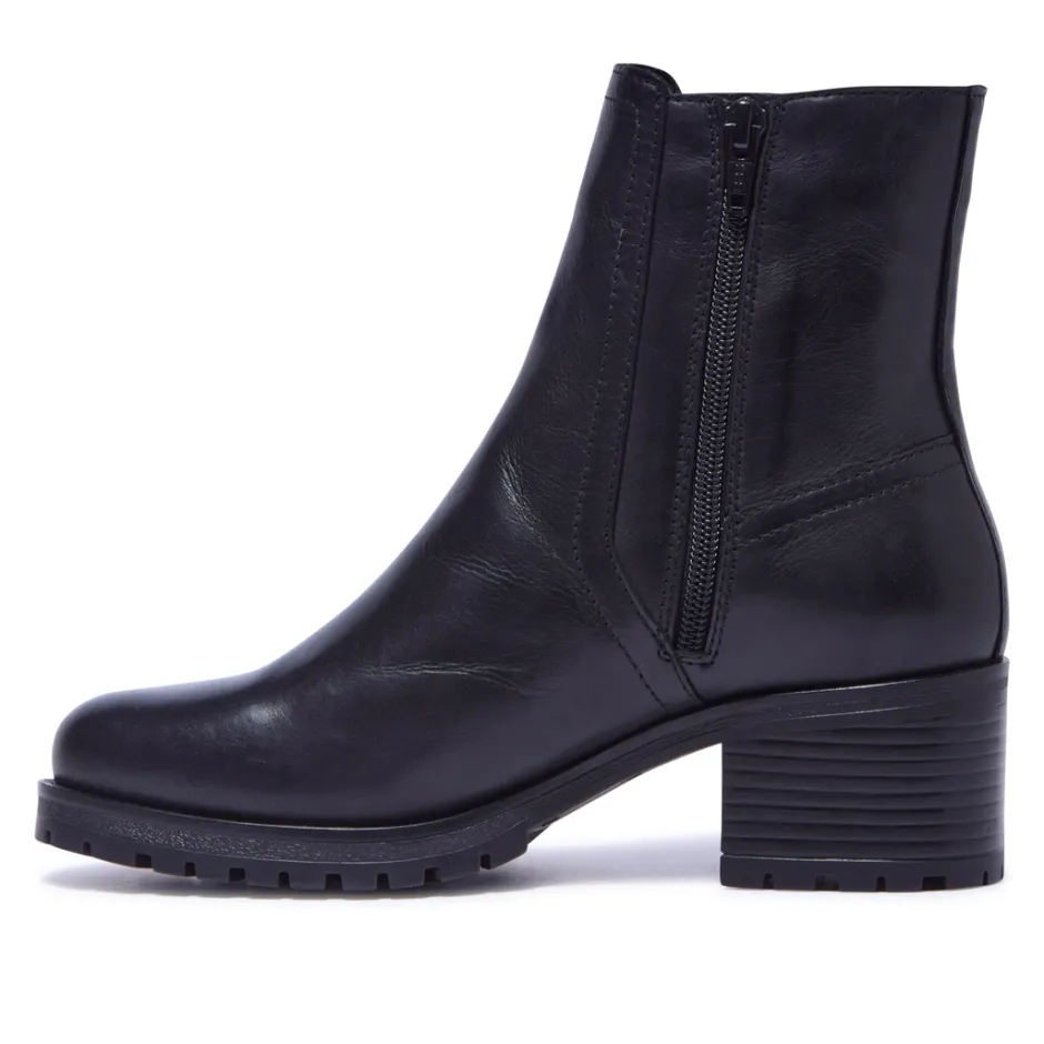 Trepani Black Leather Ankle Boots<Carl Scarpa Shop